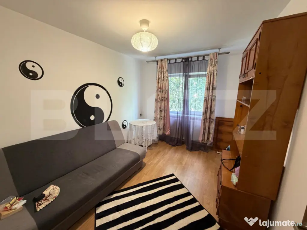 Apartament 3 camere decomandat, etaj 3, Rovine, zona Posta d - Craiova (Dolj)