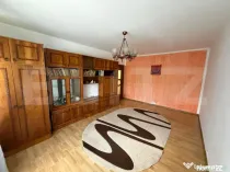 Apartament 3 camere decomandat, etaj 3, Rovine, zona Posta d