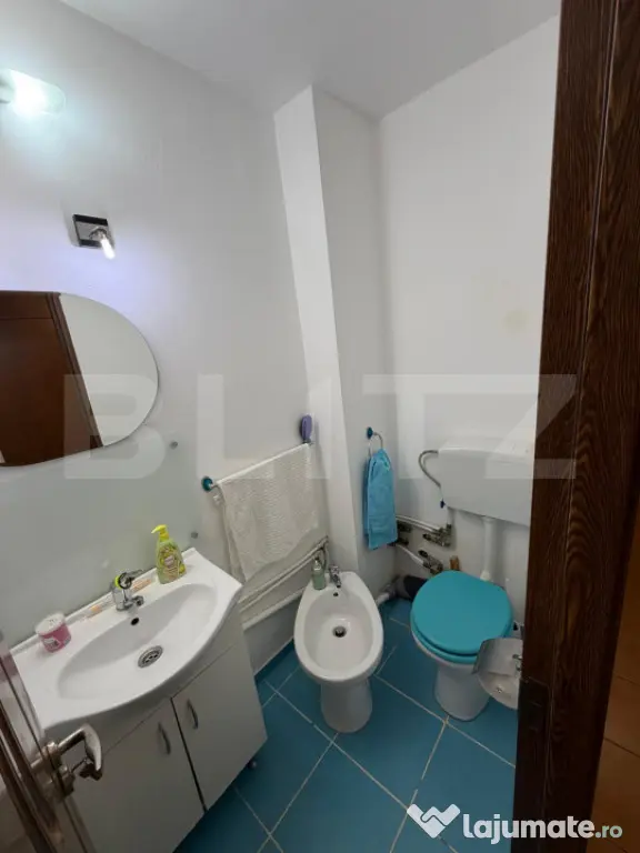Apartament 3 camere decomandat, etaj 3, Rovine, zona Posta d - Craiova (Dolj)