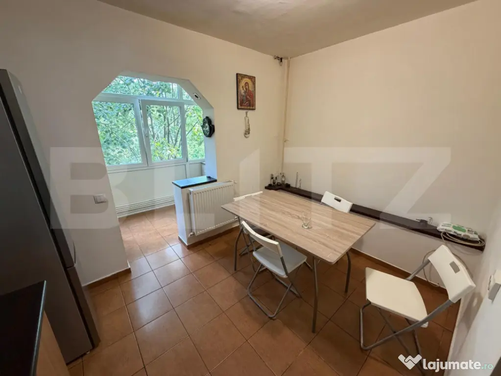 Apartament 3 camere decomandat, etaj 3, Rovine, zona Posta d - Craiova (Dolj)