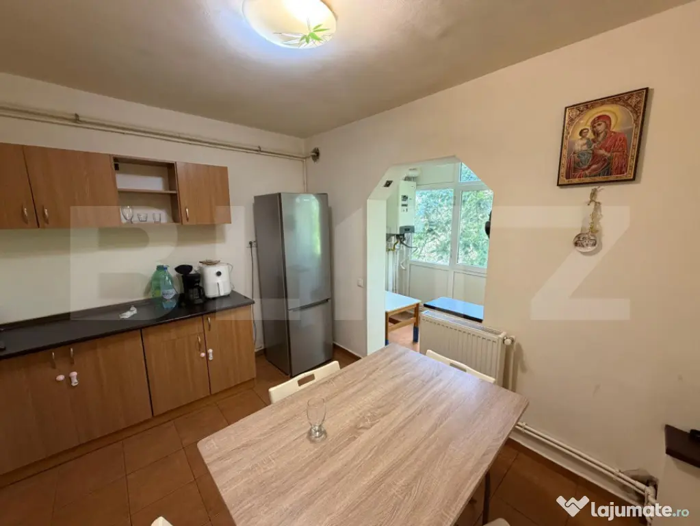Apartament 3 camere decomandat, etaj 3, Rovine, zona Posta d - Craiova (Dolj)