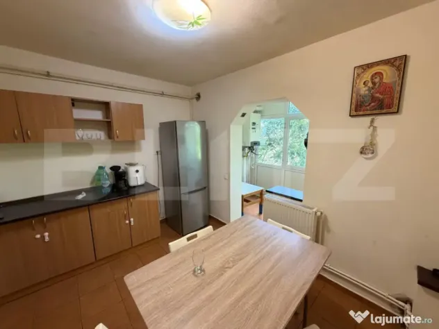 Apartament 3 camere decomandat, etaj 3, Rovine, zona Posta d - Craiova (Dolj)