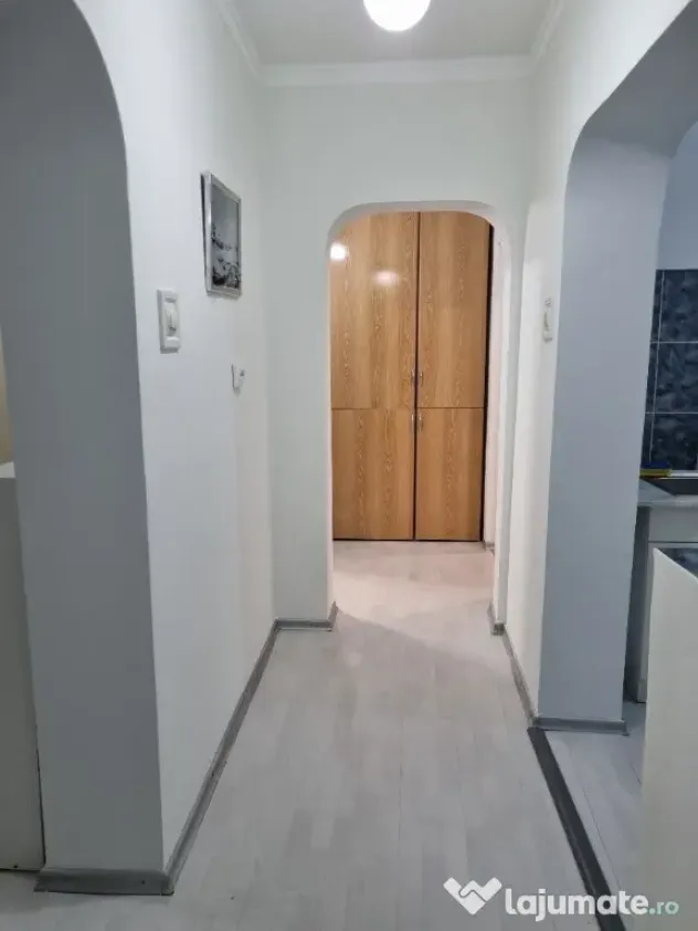 De inchiriat apartament cu 2 camere central Focsani
