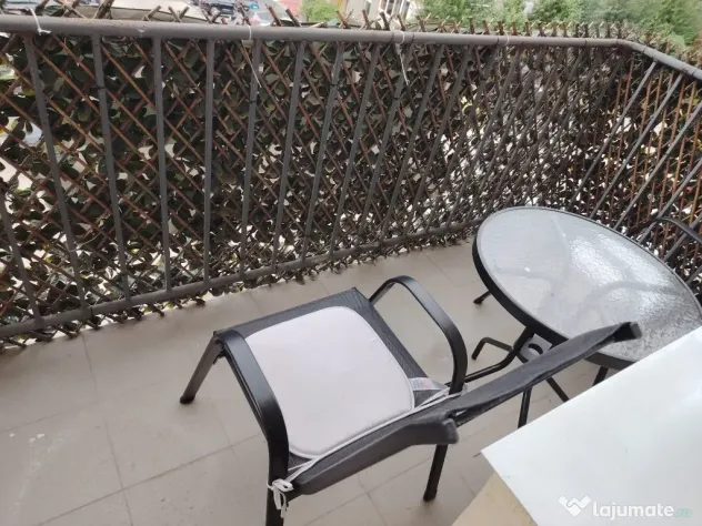 Apartament 2 camere semidecomandat zona Stejarului