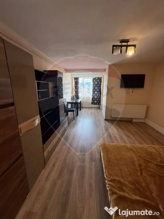 DE INCHIRIAT apartament cu o camera in blocul cu avocati