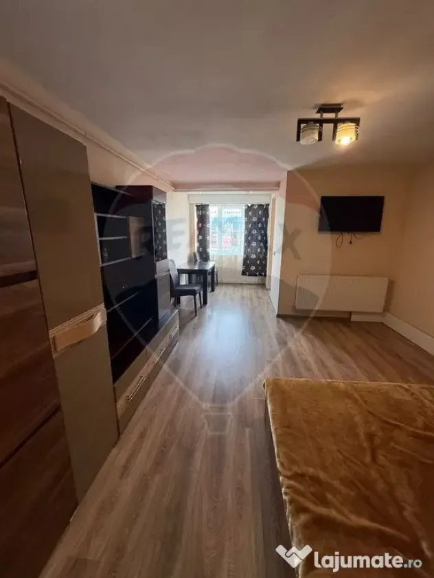 DE INCHIRIAT apartament cu o camera in blocul cu avocati