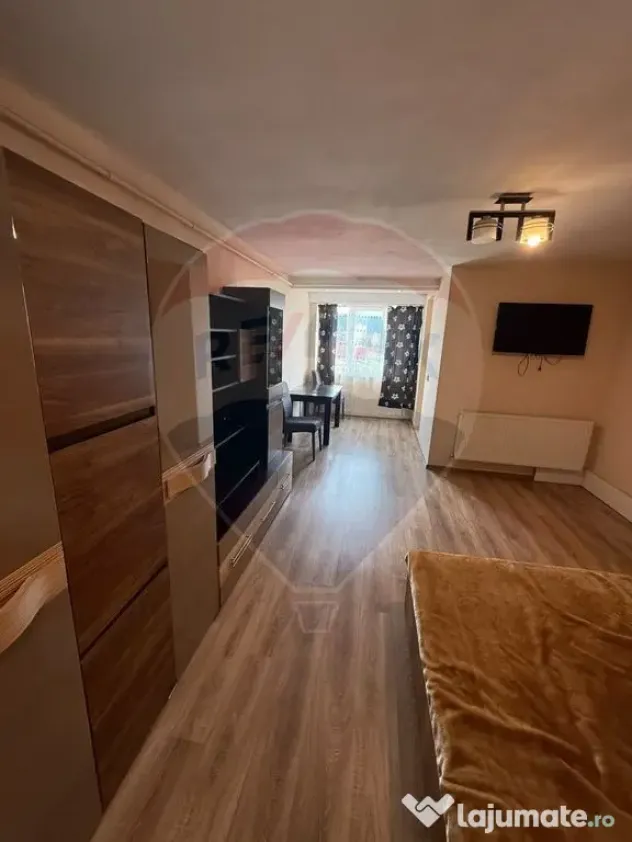 DE INCHIRIAT apartament cu o camera in blocul cu avocati