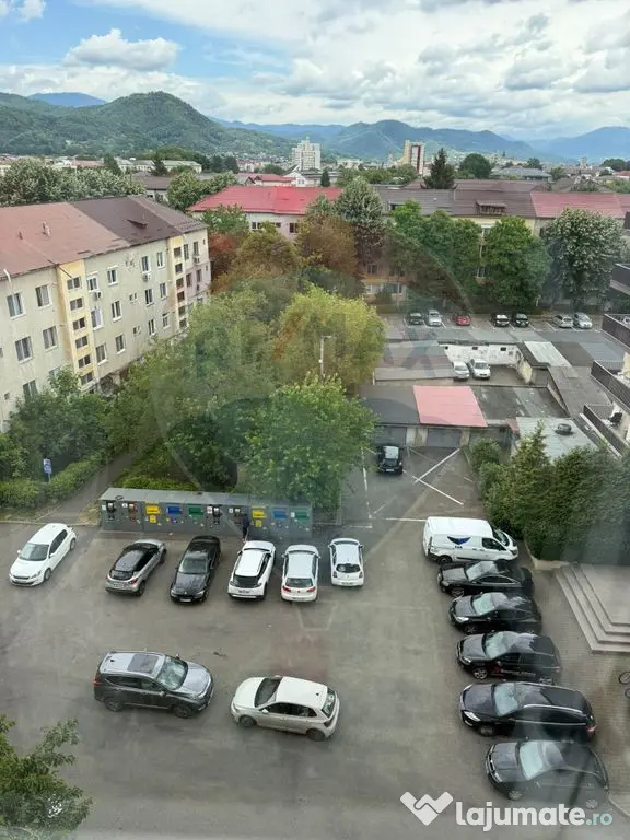 DE INCHIRIAT apartament cu o camera in blocul cu avocati
