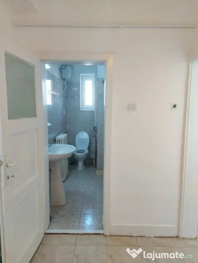 Închiriez apartament strada Horea