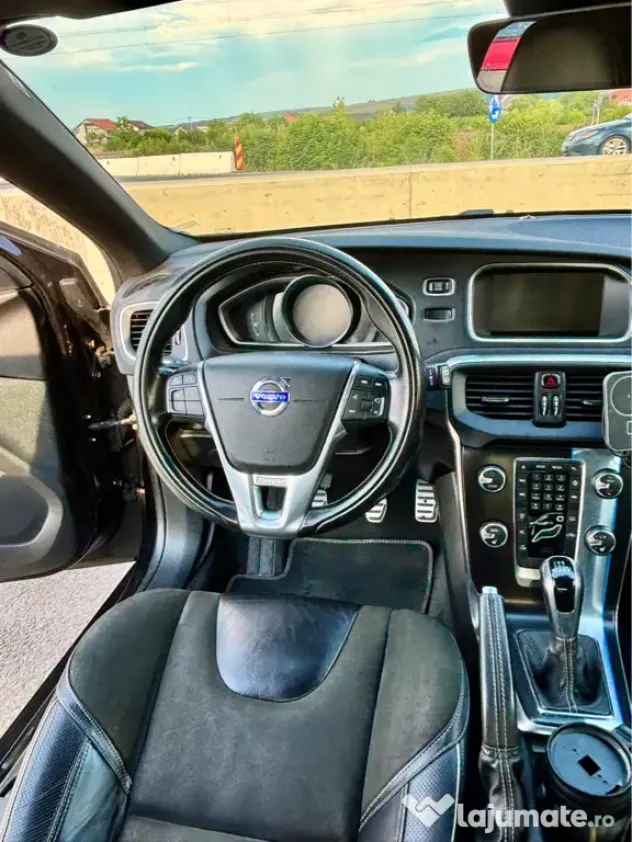 Volvo V40 D3 R Design 2016 150 cp 2.0 diesel