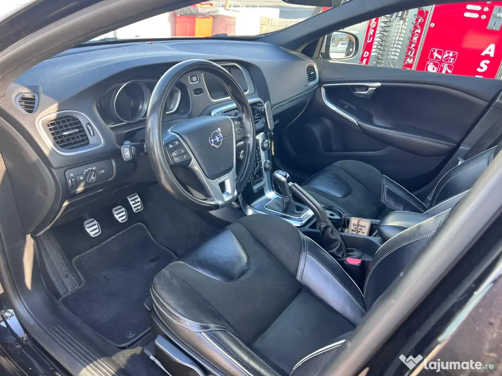 Volvo V40 D3 R Design 2016 150 cp 2.0 diesel