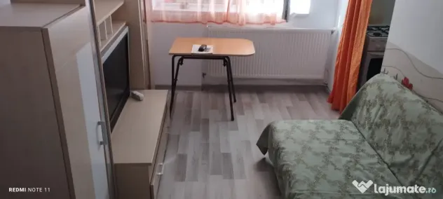 Închiriez garsonieră