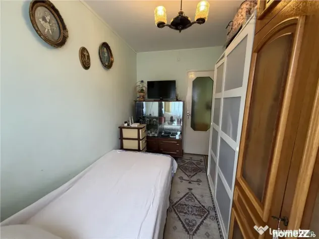 Apartament de 3 camere etaj 3/ 4, Astra, Brasov - Brasov (Brasov)