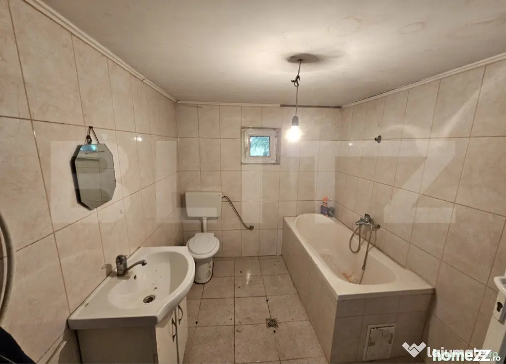 Casă de vanzare, 94 mp, teren intravilan 2.698 mp, Cisteiu