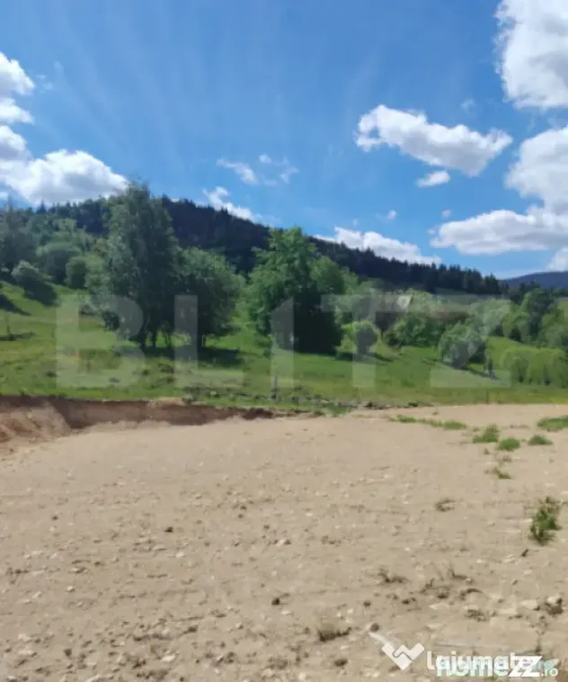 Teren intravilan cu panorama, utilitati, 2000 mp, zona Rogoj