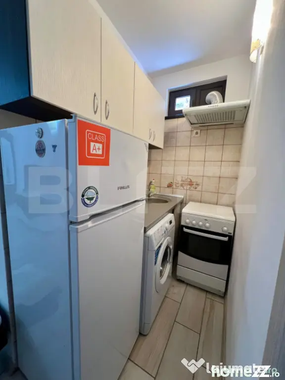 Garsoniera, 38 mp, AC si centrala proprie, parter, zona Cent - Craiova (Dolj)