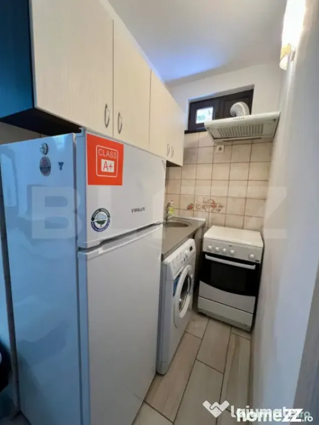 Garsoniera, 38 mp, AC si centrala proprie, parter, zona Cent - Craiova (Dolj)