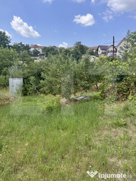 Teren cu potențial de construire | 648 mp | Stradă asfalta