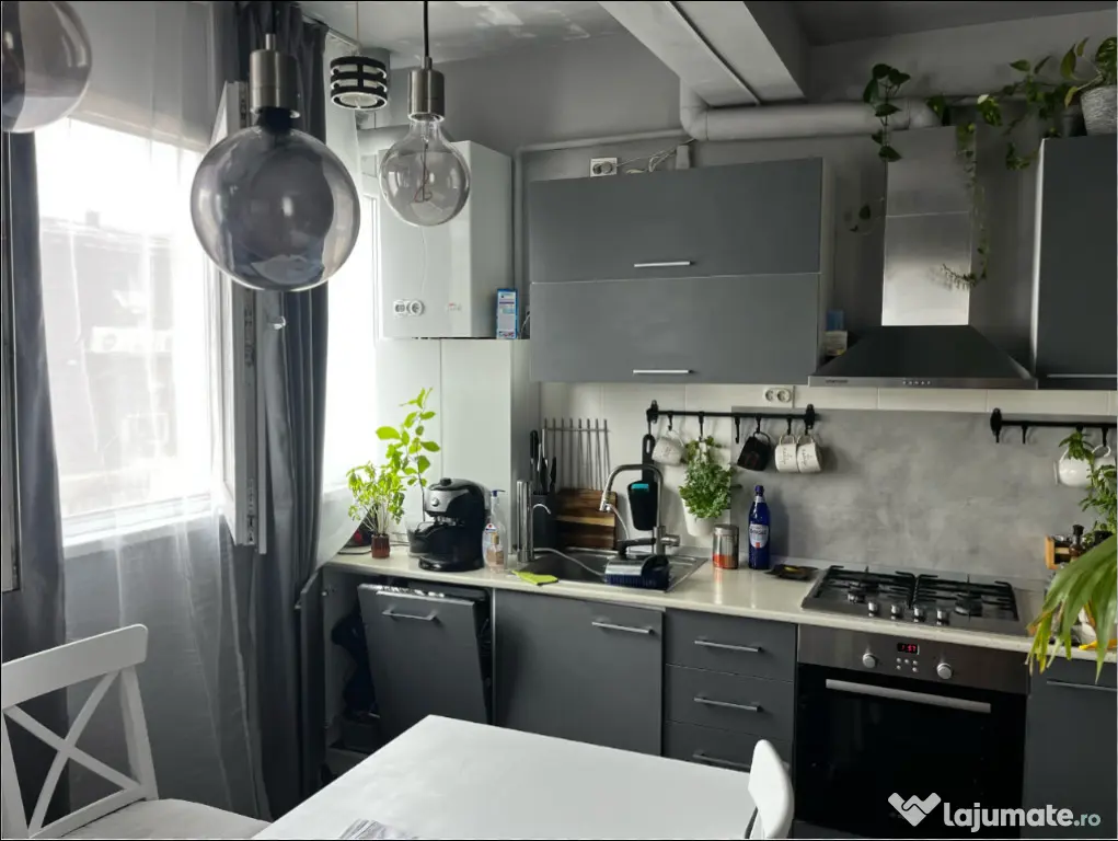 Duplex 2 camere, spațios, mobilat și utilat, gata de mutare