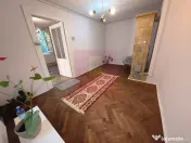 Casă la curte la câțiva pași de Calea Victoriei, 5 mi...