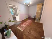Casă la curte la câțiva pași de Calea Victoriei, 5 mi...