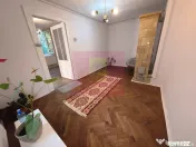 Casă la curte la câțiva pași de Calea Victoriei, 5 mi... 