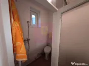 Casă la curte la câțiva pași de Calea Victoriei, 5 mi...