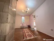 Casă la curte la câțiva pași de Calea Victoriei, 5 mi...