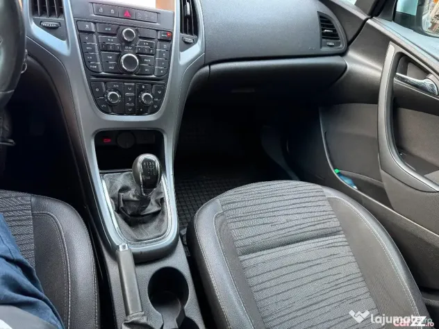 Opel Astra J Sedan 1.4 Turbo 140 CP 2018