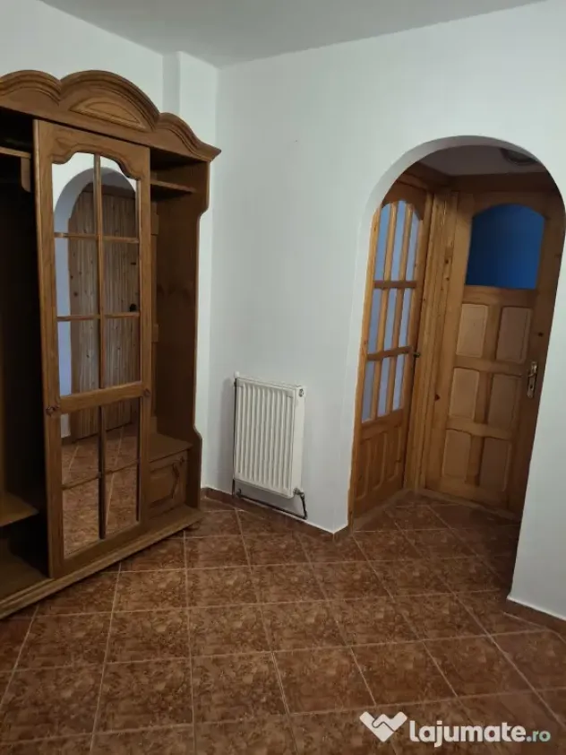 Inchiriez apartament 2 camere central