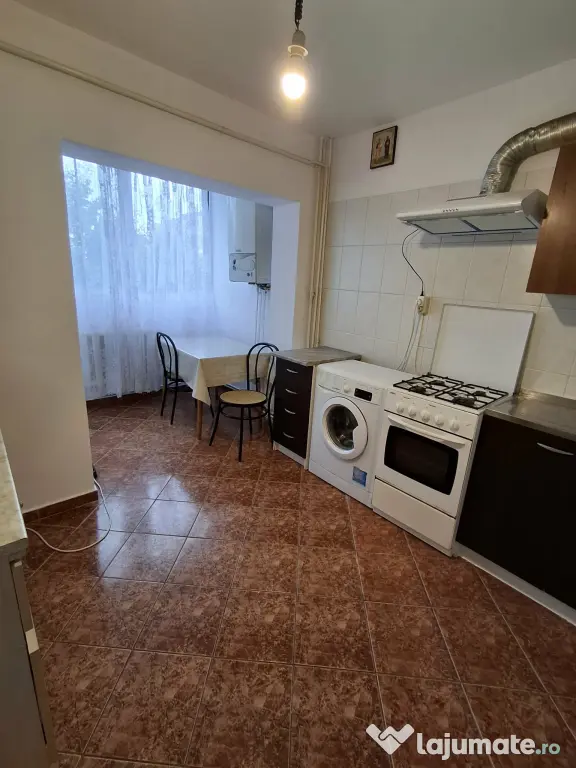 Inchiriez apartament 2 camere central