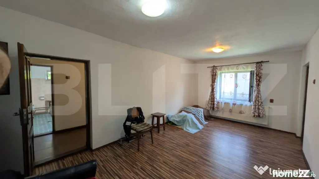 Casă individuala, 75 mp, teren 2180 mp, 2 fronturi stradale - Pucioasa (Dambovita)