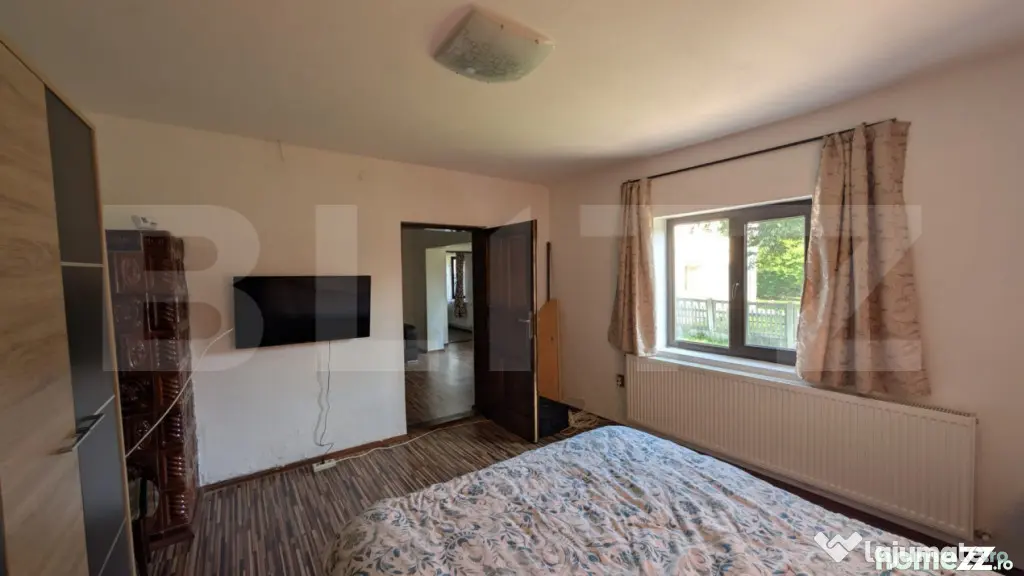 Casă individuala, 75 mp, teren 2180 mp, 2 fronturi stradale - Pucioasa (Dambovita)