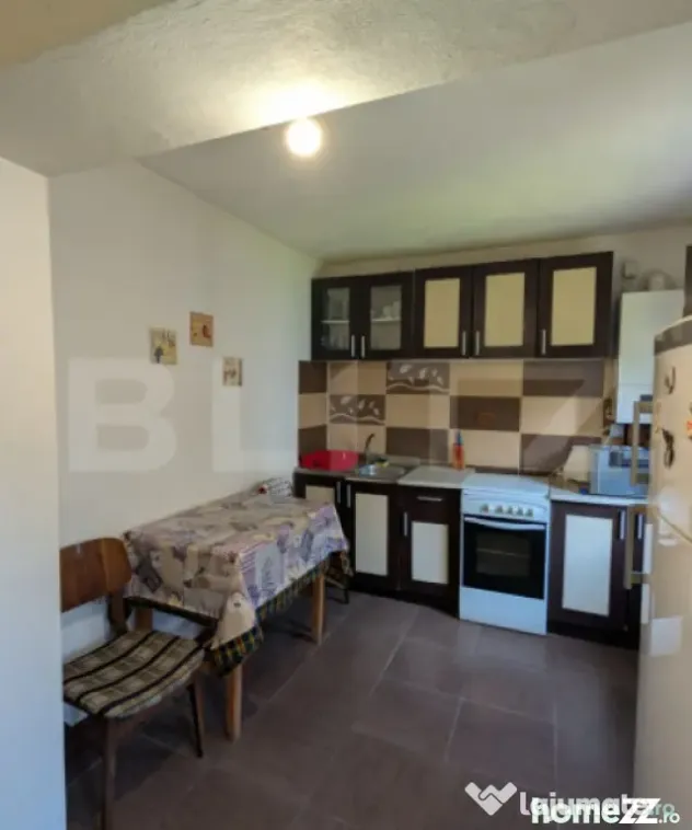 Casă individuala, 75 mp, teren 2180 mp, 2 fronturi stradale - Pucioasa (Dambovita)