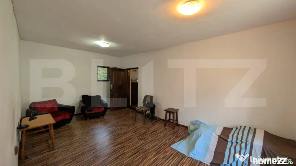 Casă individuala, 75 mp, teren 2180 mp, 2 fronturi stradale - Pucioasa (Dambovita)