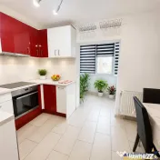 Apartament 3 camere, suprafata extinsa, decomandat, zona ver 