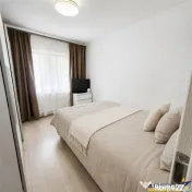 Apartament 3 camere, suprafata extinsa, decomandat, zona ver 