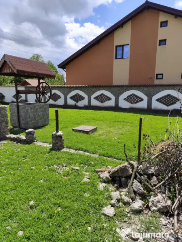 Casă spațioasă cu 800 mp teren, foișor și toate utilit?