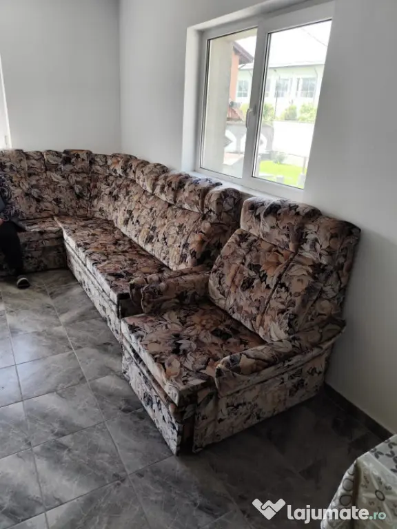 Casă spațioasă cu 800 mp teren, foișor și toate utilit?