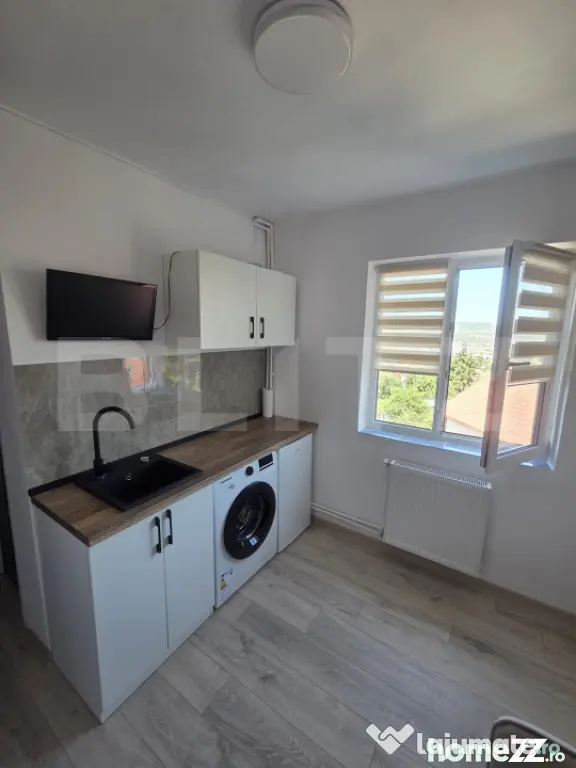 Garsonieră de vânzare, 12 mp, etaj intermediar, zona Gruia