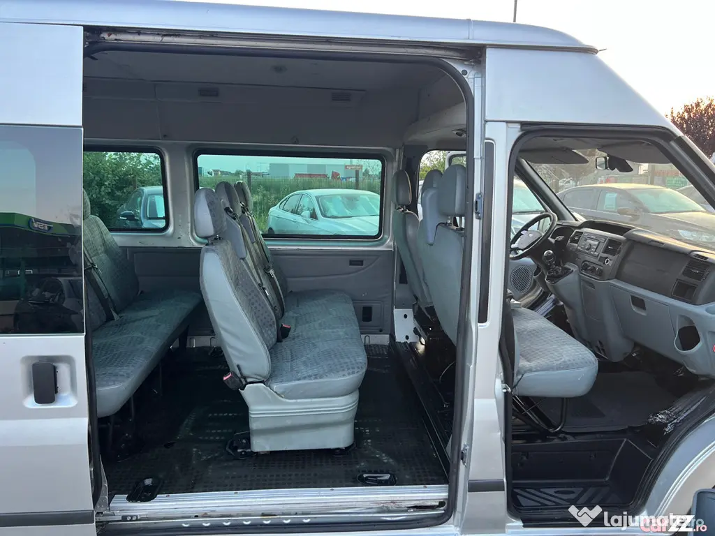 Ford Transit 8+1 LOCURI 2.2tdci/125cp 2014 TVA Deductibil