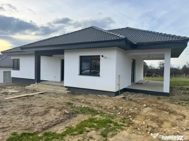 Casă individuală, 114 mp, teren 694 mp, zona Satu Nou de J - Satu Nou De Jos (Maramures)
