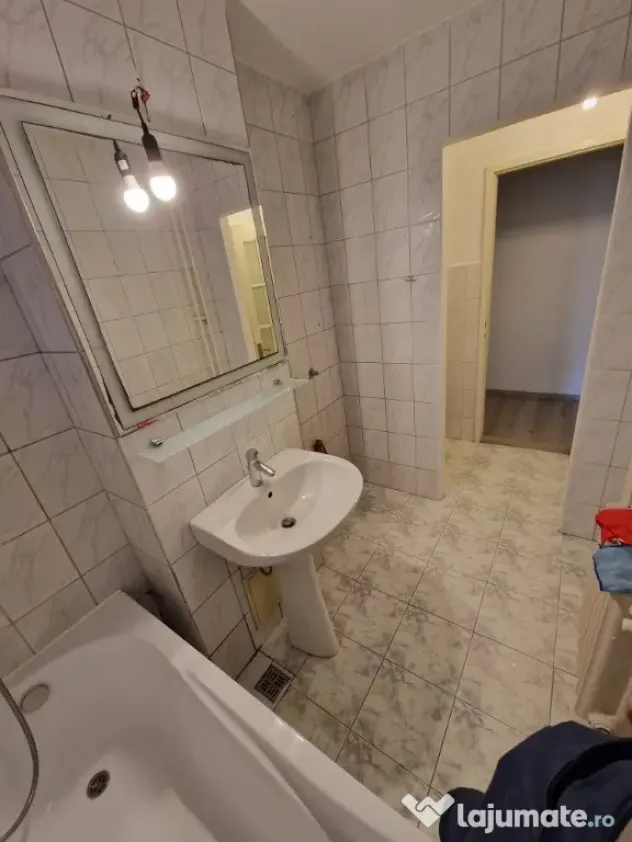 P.F apartament 3 camere,2 bai decomandat,65m 0% comision,Manastur
