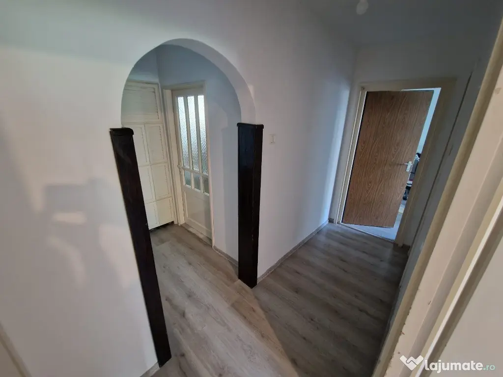 P.F apartament 3 camere,2 bai decomandat,65m 0% comision,Manastur