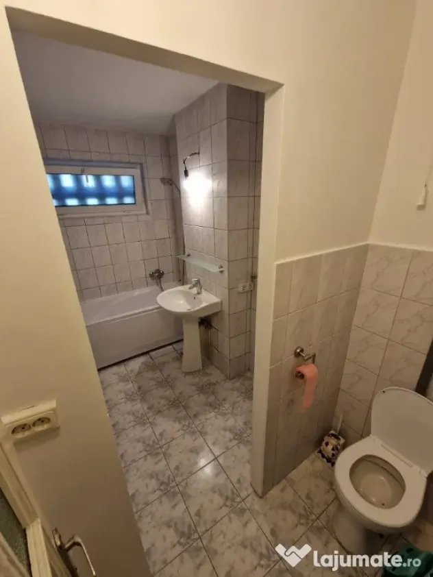 P.F apartament 3 camere,2 bai decomandat,65m 0% comision,Manastur