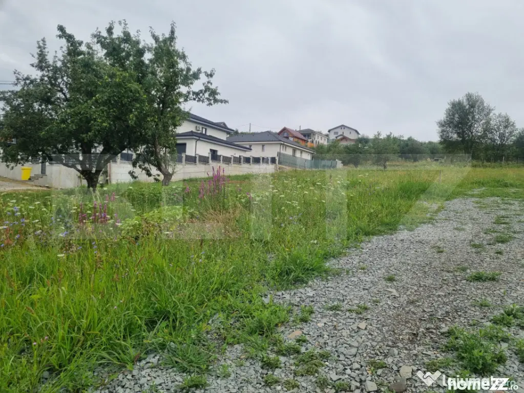 Teren 700 mp cu priveliște spre oraș, disponibil și parce - Bistrita (Bistrita-Nasaud)