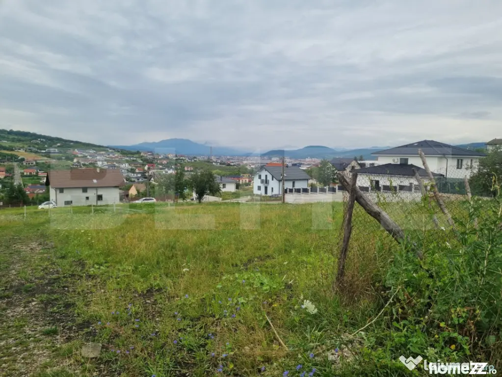 Teren 700 mp cu priveliște spre oraș, disponibil și parce - Bistrita (Bistrita-Nasaud)