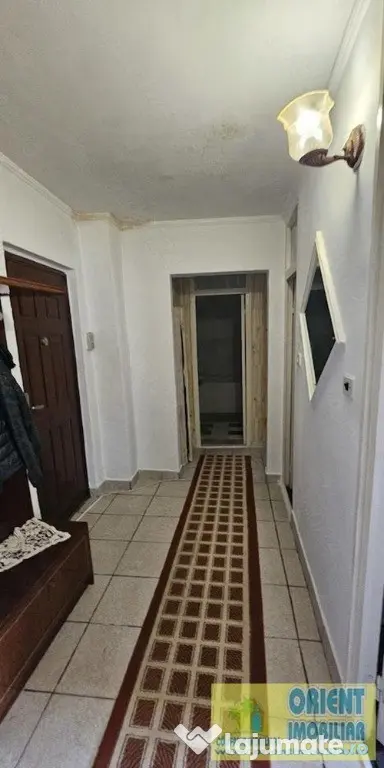 Poarta 6, de vanzare apartament 2 camere, gaze, mobilat