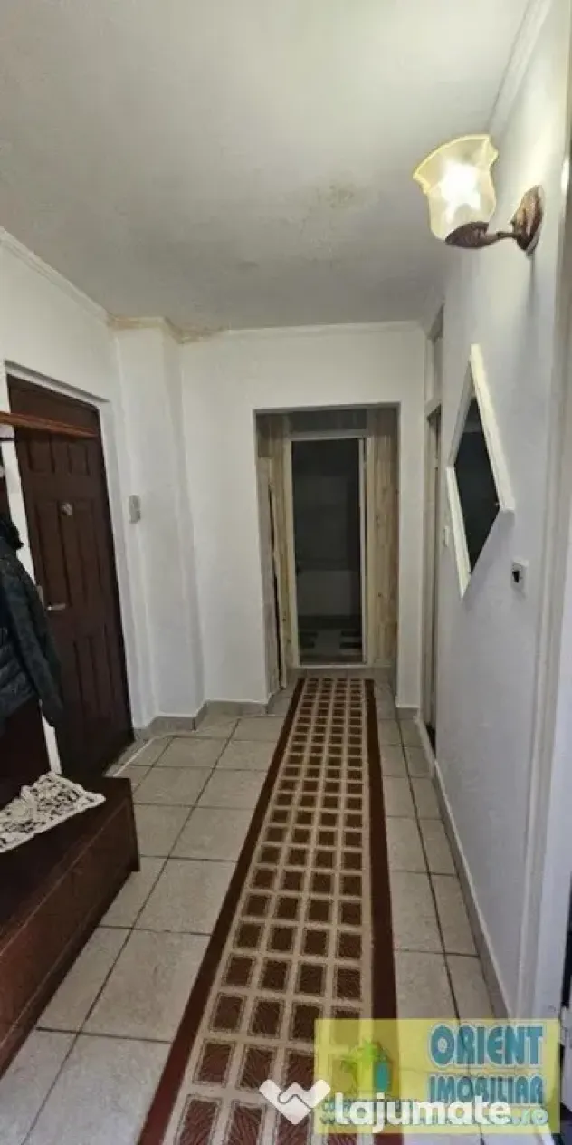 Poarta 6, de vanzare apartament 2 camere, gaze, mobilat