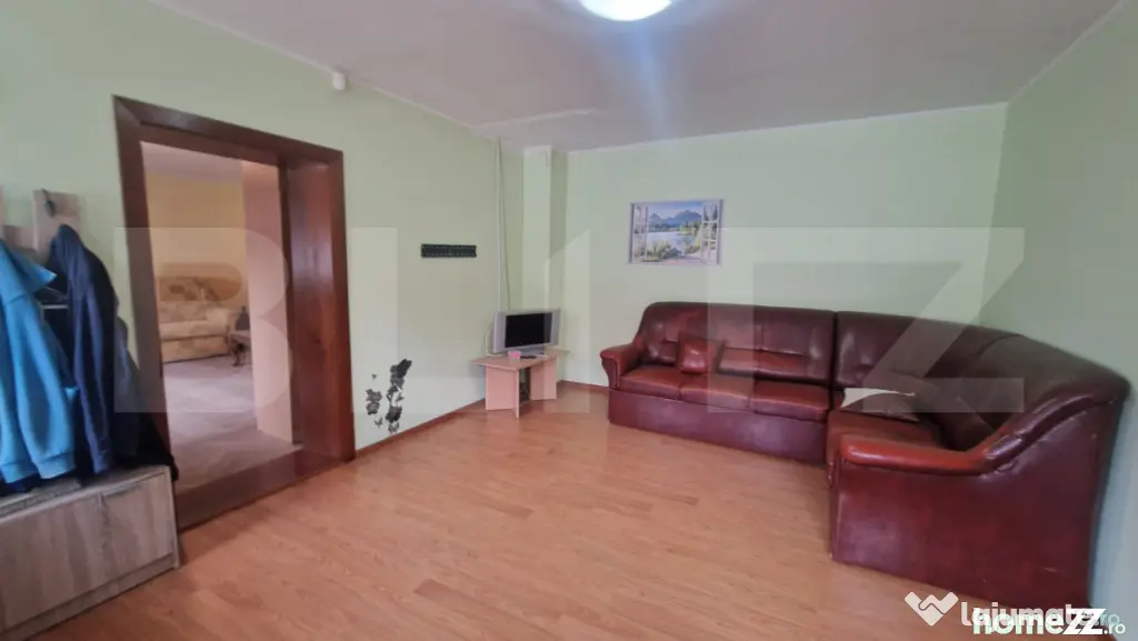 Casa cu teren 935 m , doua corpuri de case, Sacele -zona bun - Sacele (Brasov)